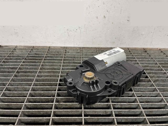 bontott JAGUAR F-PACE Tetőablak Motor