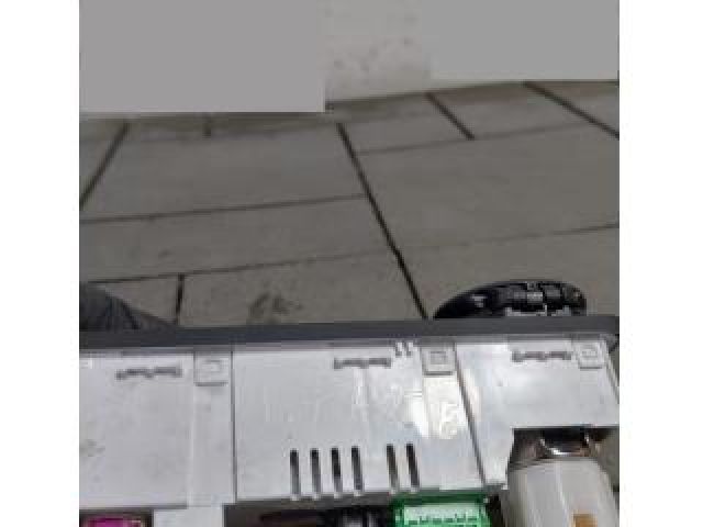 bontott JAGUAR F-PACE USB HUB