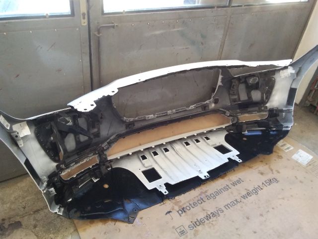 bontott JAGUAR I-PACE Első Lökhárító (Üresen)