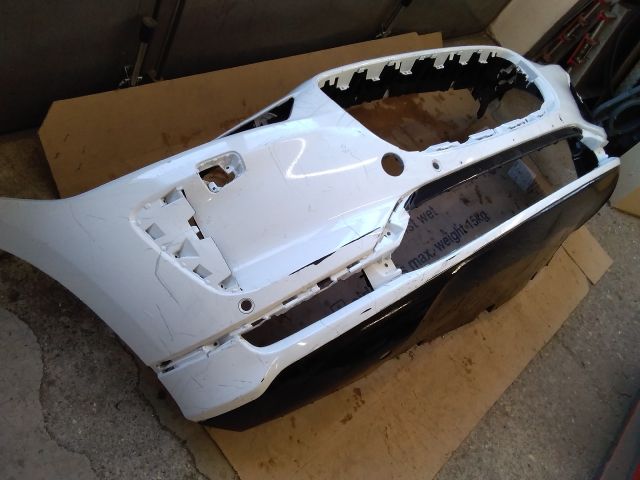 bontott JAGUAR I-PACE Első Lökhárító (Üresen)