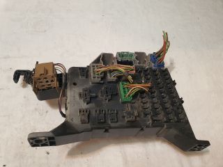 bontott JAGUAR X-TYPE Biztosítéktábla Utastér