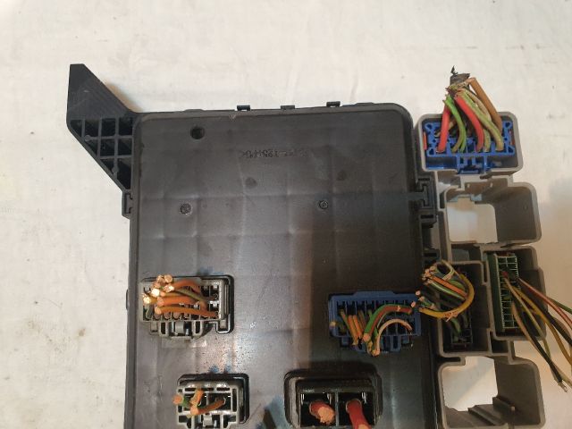 bontott JAGUAR X-TYPE Biztosítéktábla Utastér