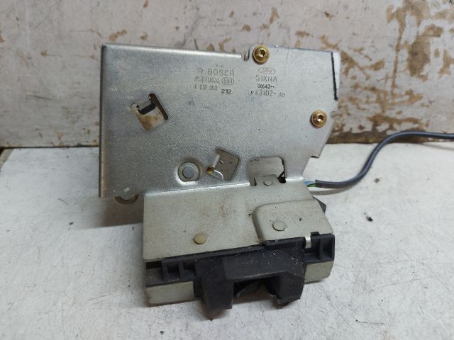 bontott JAGUAR X-TYPE Csomagtérajtó Zárszerkezet