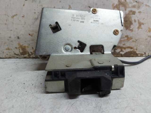 bontott JAGUAR X-TYPE Csomagtérajtó Zárszerkezet