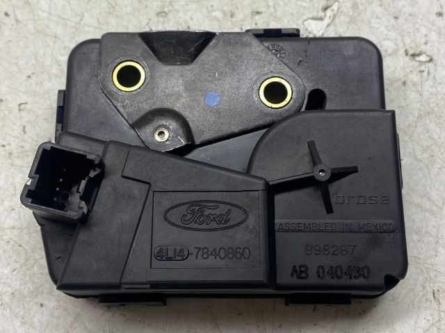 bontott JAGUAR X-TYPE Csomagtérajtó Zárszerkezet