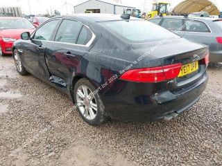 bontott JAGUAR XE Biztosítéktábla Motortér