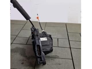 bontott JAGUAR XE Bal hátsó Ajtózár