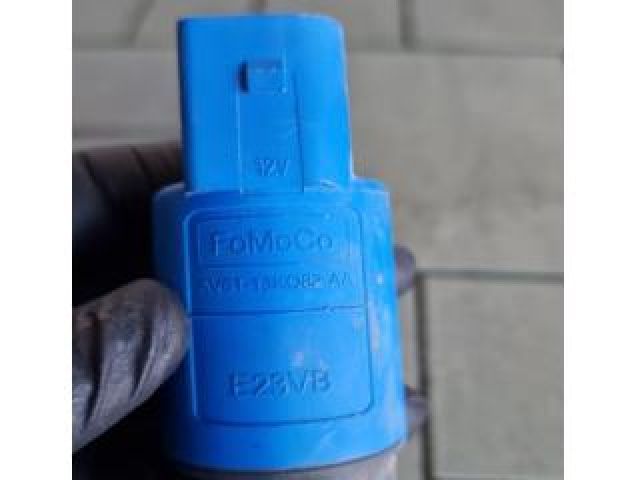 bontott JAGUAR XE Fényszórómosó Szivattyú