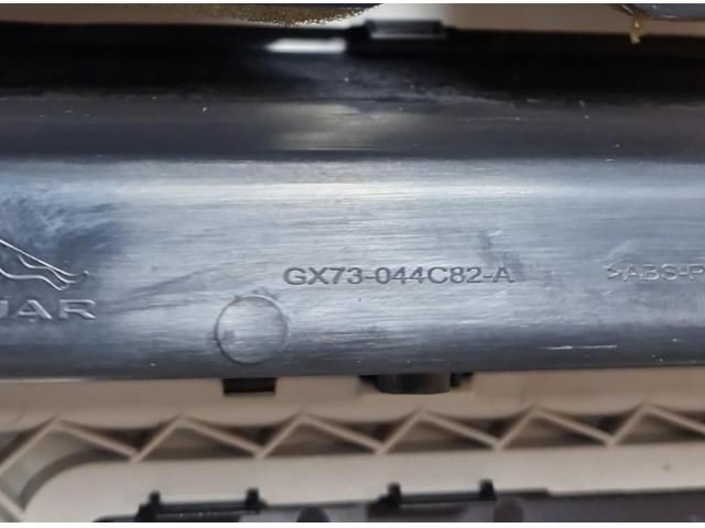 bontott JAGUAR XE Hátsó középső Szellőző