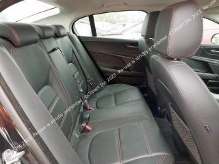 bontott JAGUAR XE Jobb A Oszlop Burkolat