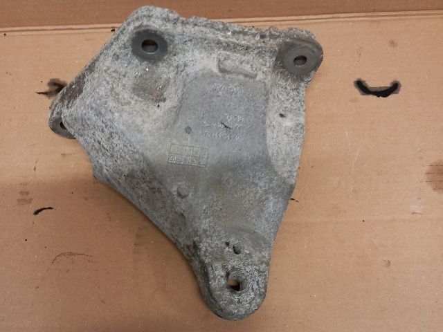 bontott JAGUAR XF Motor Tartó Bak Jobb