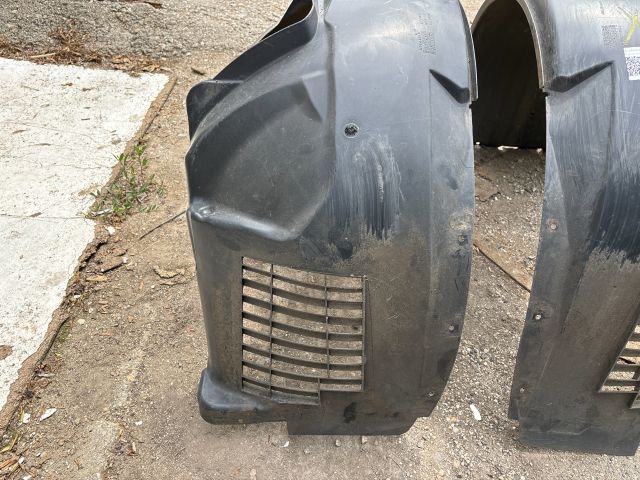 bontott JAGUAR XF Bal első Dobbetét (Kerékjárati, Műanyag)