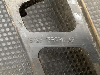 bontott JAGUAR XF Bal hátsó Lökhárító Tartó (Műanyag)