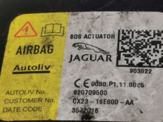 bontott JAGUAR XF Első Középső Ütközés Érzékelő (Homlokfalon)