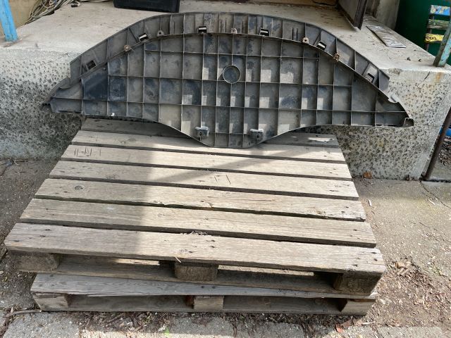 bontott JAGUAR XF Első Lökhárító Alsó (Műanyag)