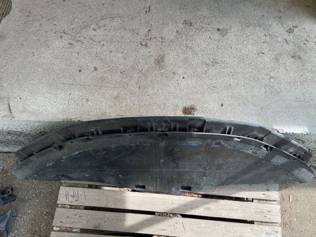 bontott JAGUAR XF Első Lökhárító Alsó (Műanyag)