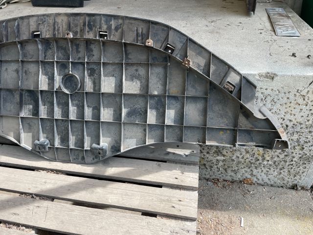 bontott JAGUAR XF Első Lökhárító Alsó (Műanyag)