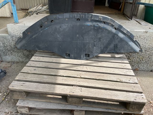 bontott JAGUAR XF Első Lökhárító Alsó (Műanyag)