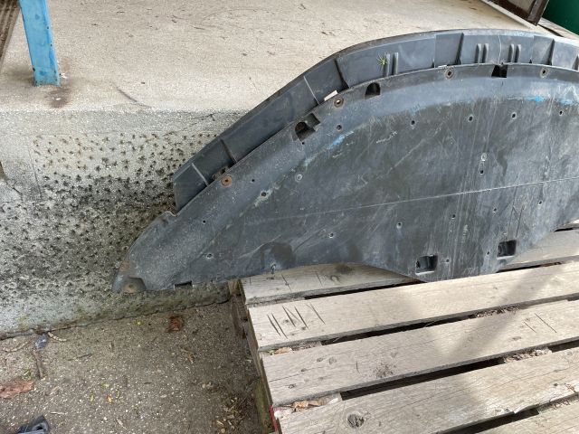 bontott JAGUAR XF Első Lökhárító Alsó (Műanyag)