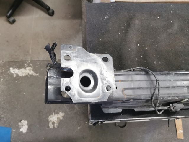 bontott JAGUAR XF Első Lökhárító Merevítő (Fém)