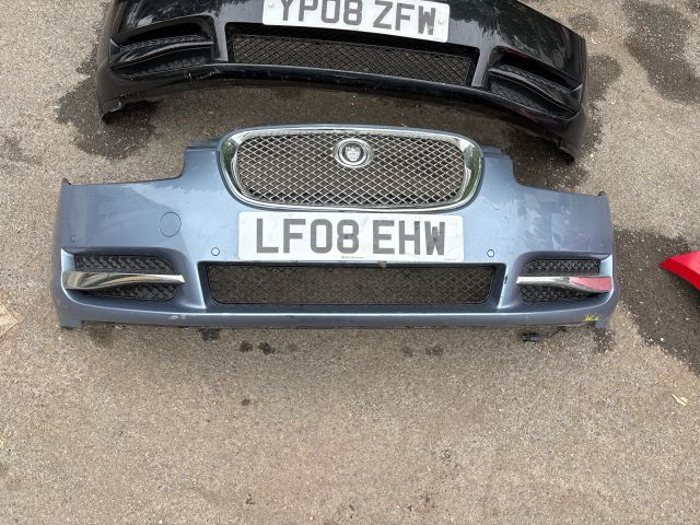 bontott JAGUAR XF Első Lökhárító (Részeivel)