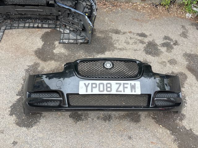 bontott JAGUAR XF Első Lökhárító (Részeivel)