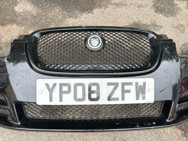 bontott JAGUAR XF Első Lökhárító (Részeivel)