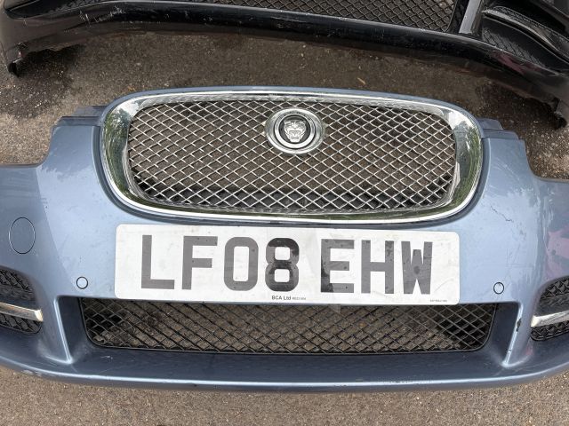 bontott JAGUAR XF Első Lökhárító (Részeivel)