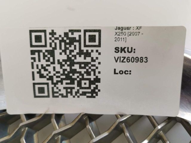 bontott JAGUAR XF Hűtőrács