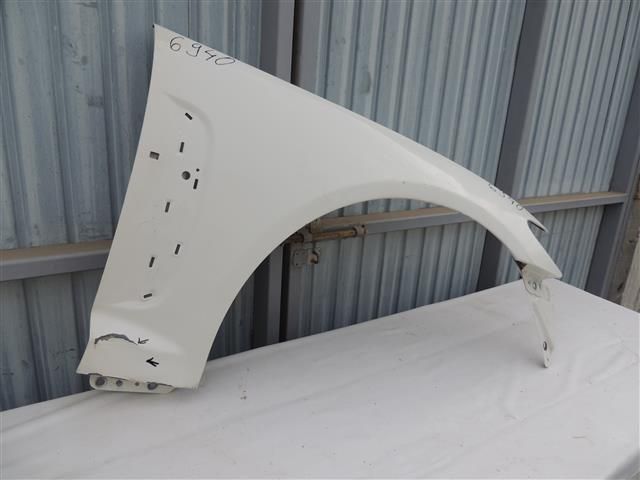 bontott JAGUAR XF Jobb első Sárvédő