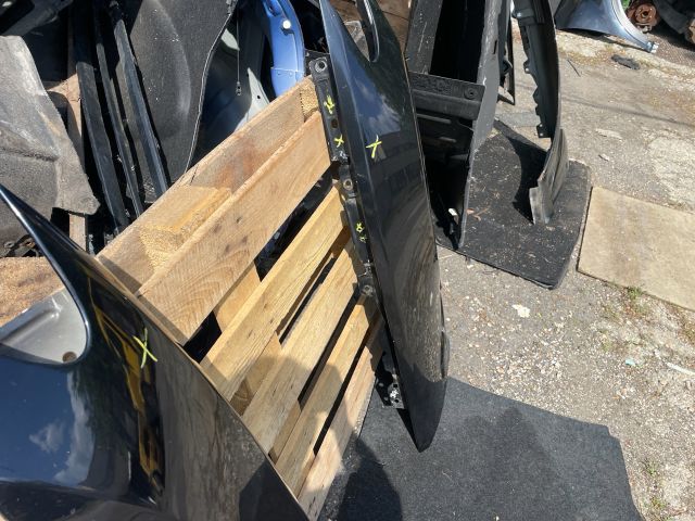 bontott JAGUAR XF Jobb első Sárvédő