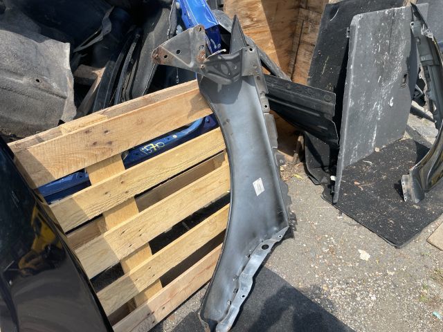 bontott JAGUAR XF Jobb első Sárvédő