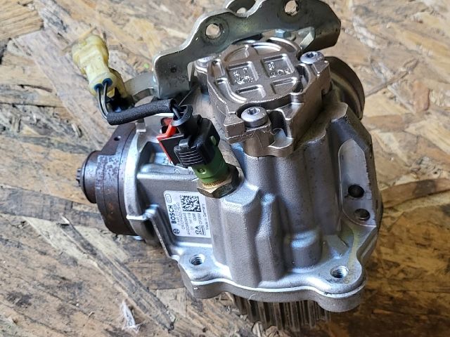 bontott JAGUAR XJ Nagynyomású Szivattyú