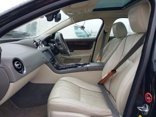 bontott JAGUAR XJ Antenna Erősítő