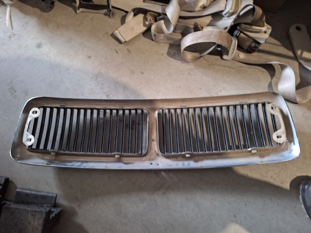 bontott JAGUAR XJ Hűtőrács