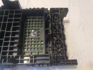 bontott JEEP CHEROKEE Biztosítéktábla Motortér