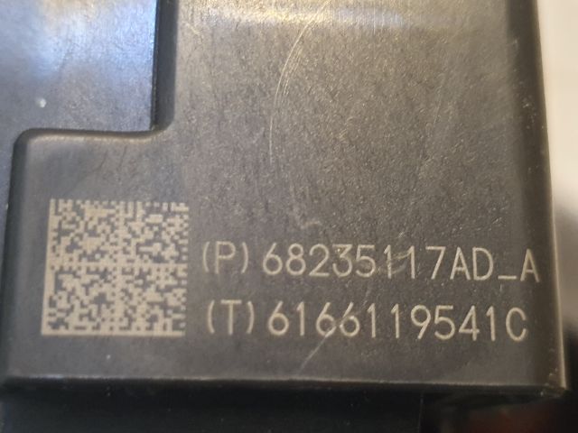 bontott JEEP CHEROKEE Biztosítéktábla Motortér