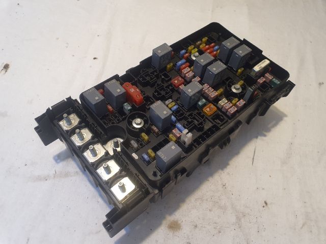 bontott JEEP CHEROKEE Biztosítéktábla Motortér