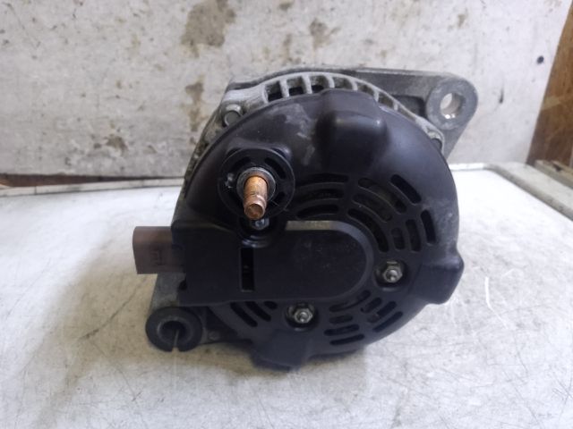 bontott JEEP CHEROKEE Generátor