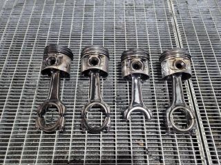 bontott JEEP CHEROKEE Dugattyú