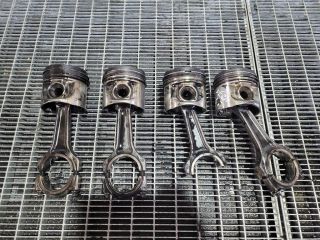 bontott JEEP CHEROKEE Dugattyú