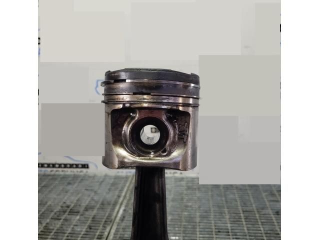 bontott JEEP CHEROKEE Dugattyú