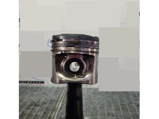 bontott JEEP CHEROKEE Dugattyú