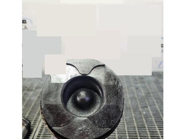 bontott JEEP CHEROKEE Dugattyú