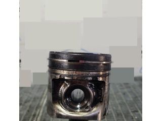 bontott JEEP CHEROKEE Dugattyú