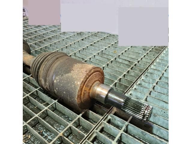 bontott JEEP CHEROKEE Jobb Féltengely