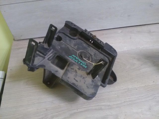 bontott JEEP CHEROKEE Akkumulátor Leszorító