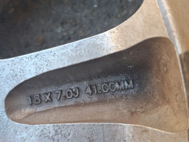 bontott JEEP CHEROKEE Alufelni Gumival (1 db)