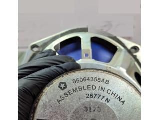 bontott JEEP CHEROKEE Bal első Hangszóró