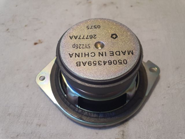 bontott JEEP CHEROKEE Bal első Hangszóró